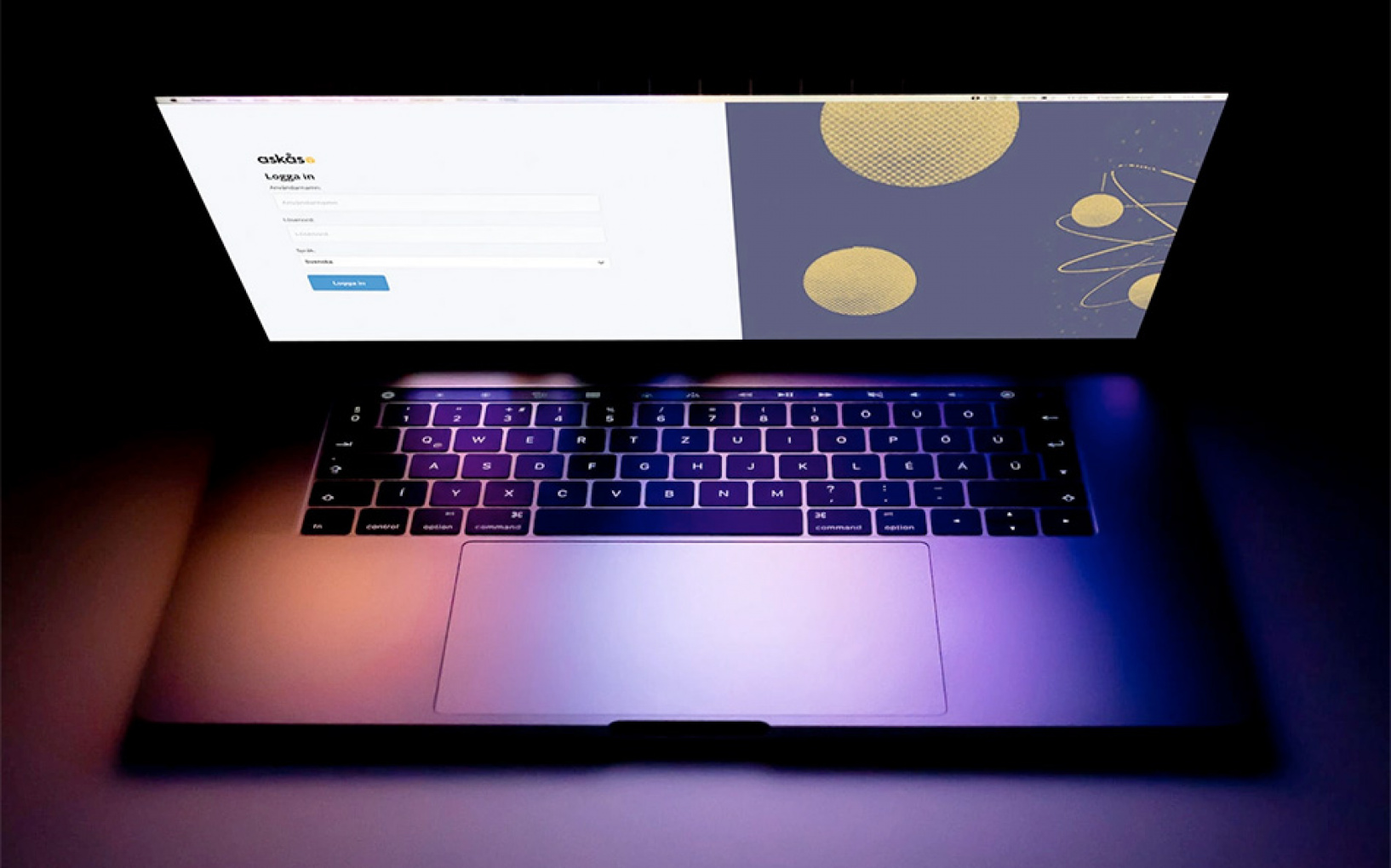 Integrerad översättningsmotor <br /> och innovativ informationshantering